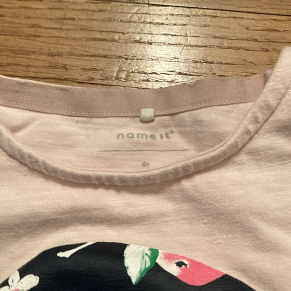 Size 4 tees. Great condition. Make me an offer or bundle and save. - Picture 6 of 7